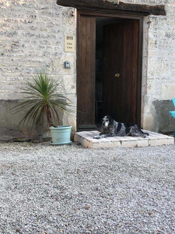 The Courtyard Gites en Charente Charmant Avec Piscine et WIFI Parfait en Famille ou En Couple Rouillac  Extérieur photo